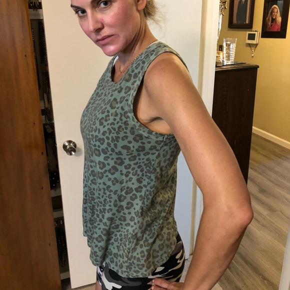 Woman”s top - Picture 1 of 16